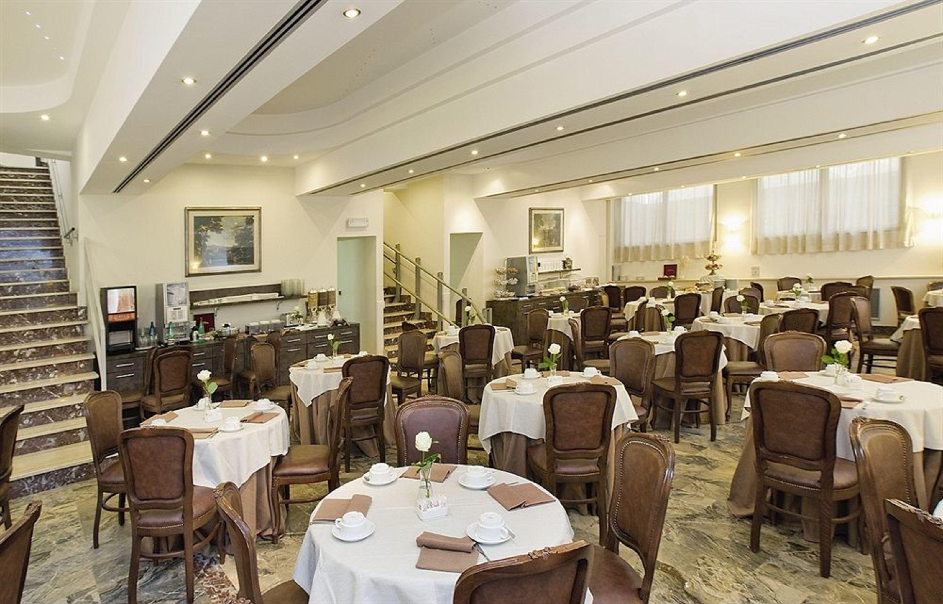 Pinewood Hotel