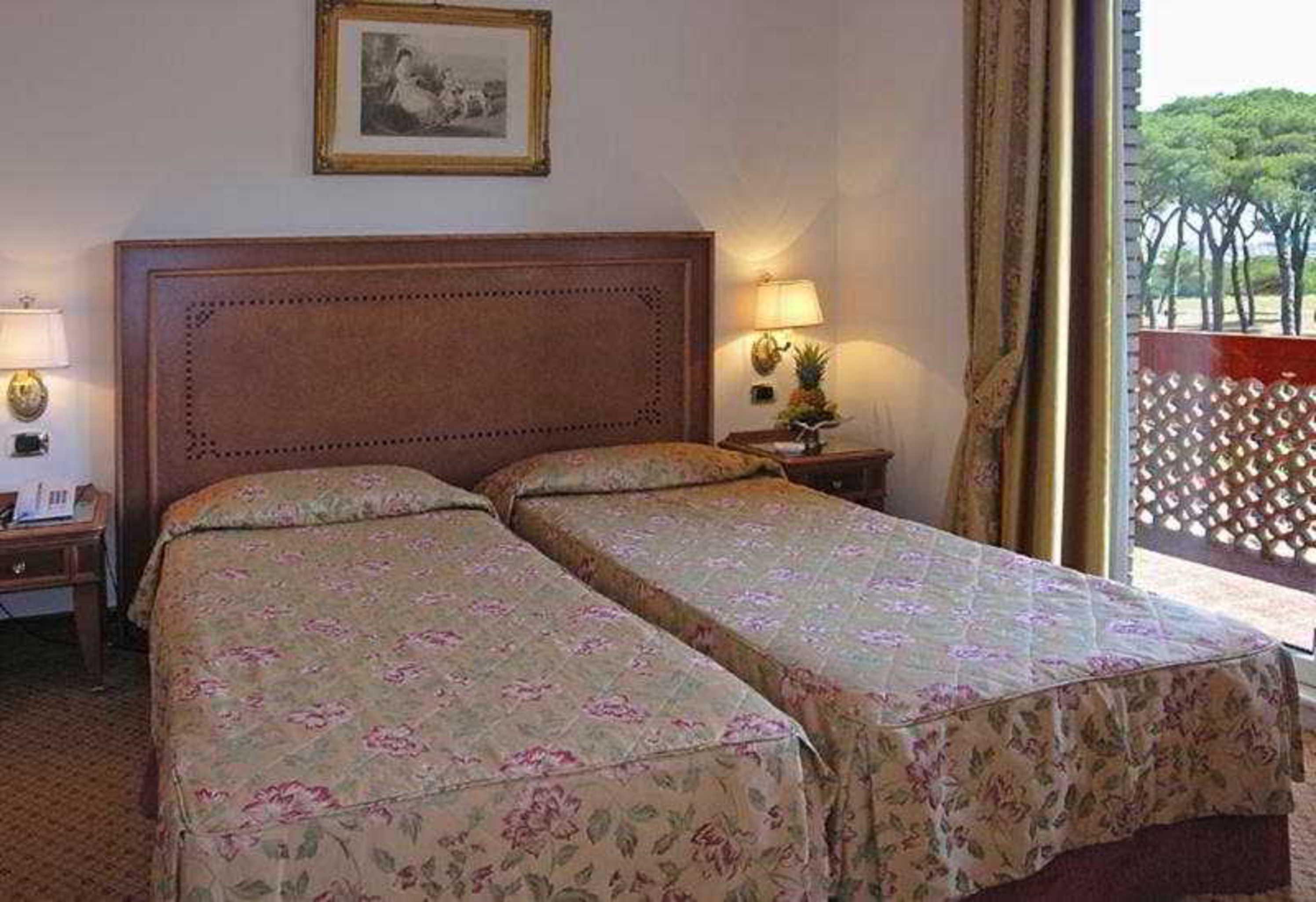 Pinewood Hotel