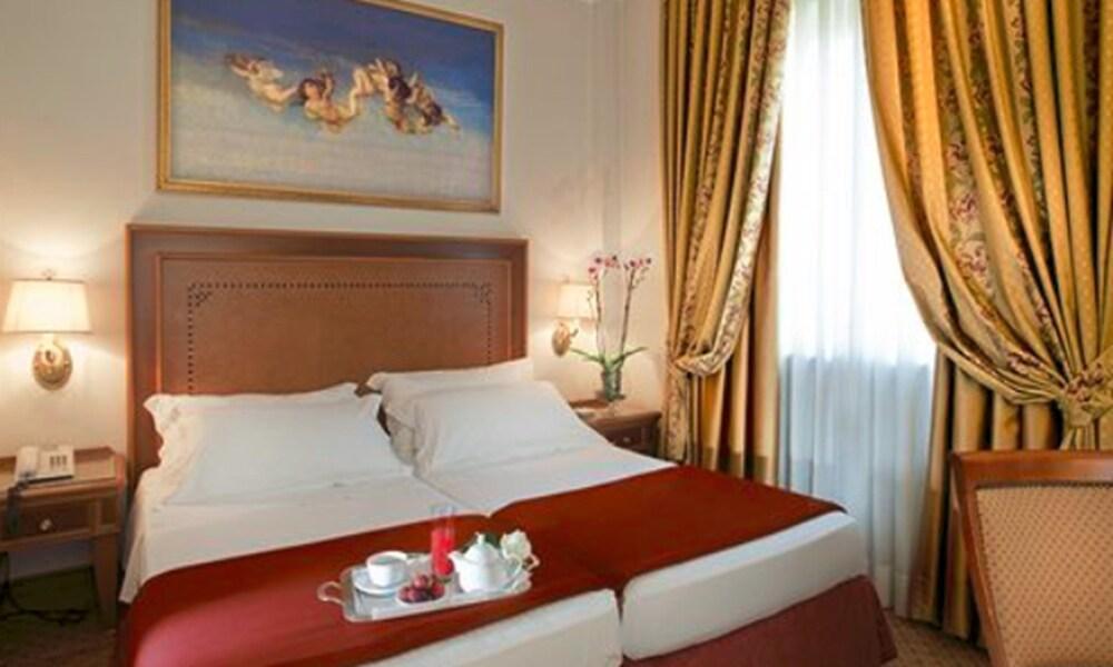 Pinewood 4*