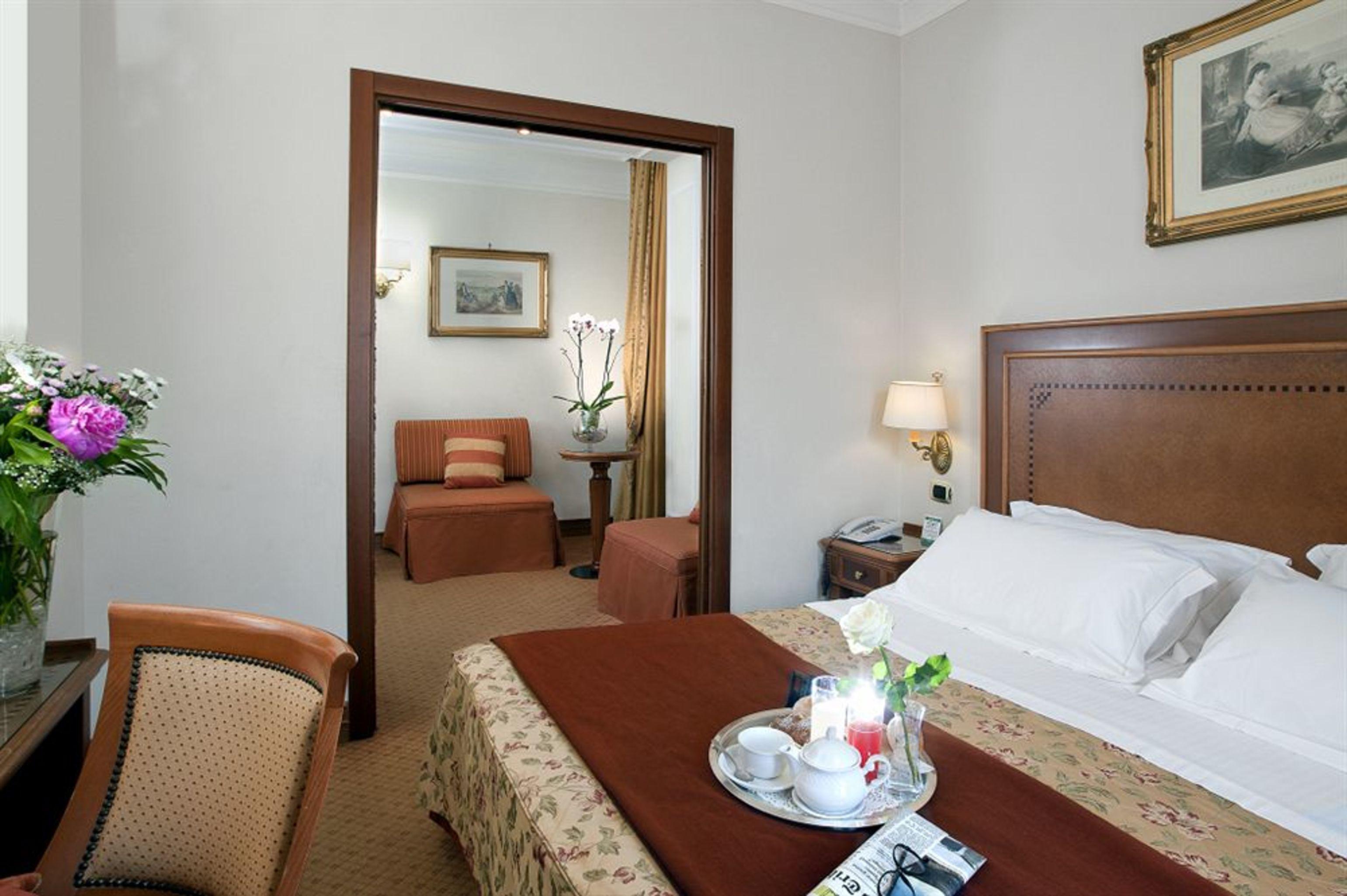 Pinewood Hotel 4*