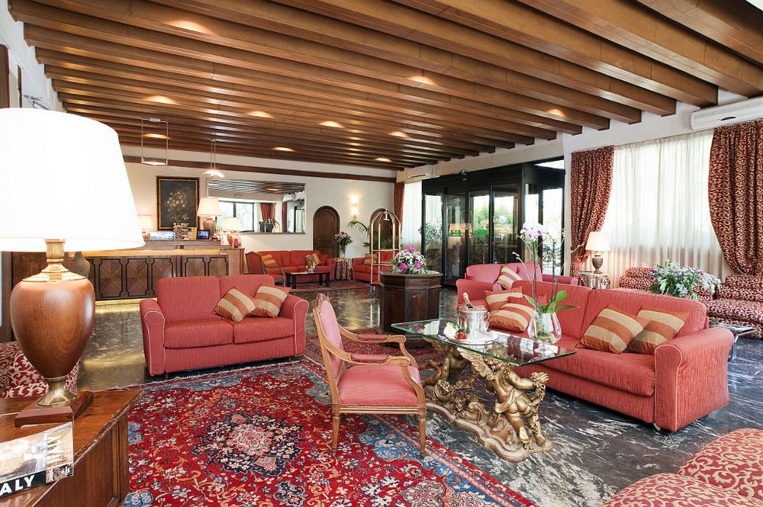 Pinewood Hotel Roma
