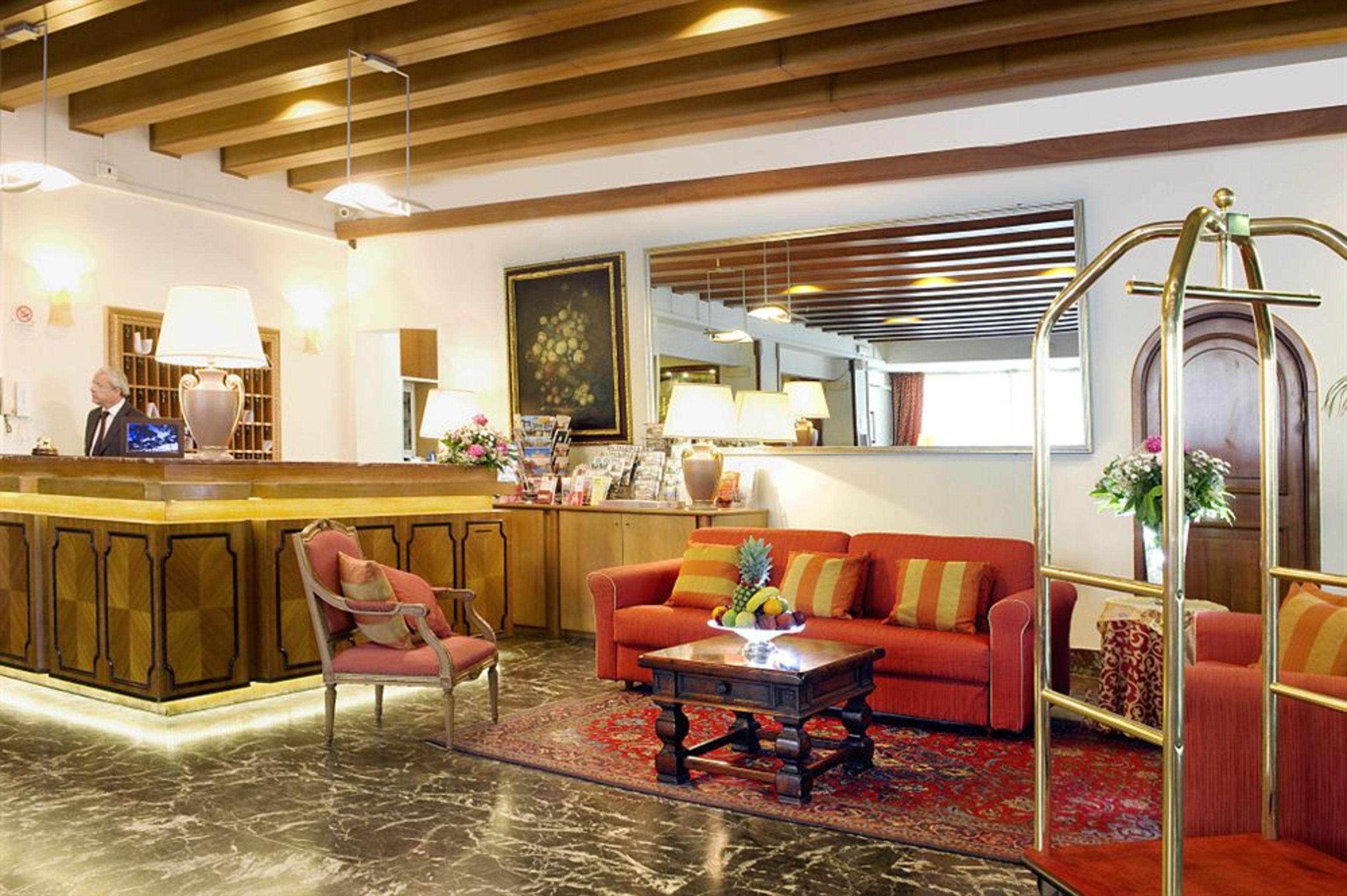 Pinewood Hotel