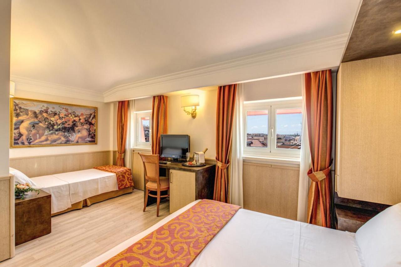 Pinewood Hotel