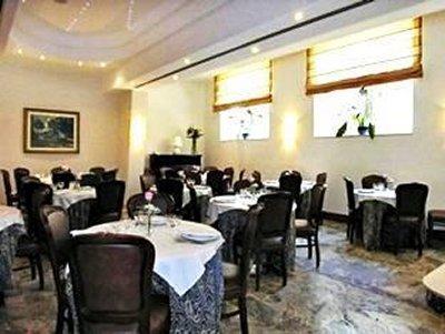 Pinewood Hotel 4*